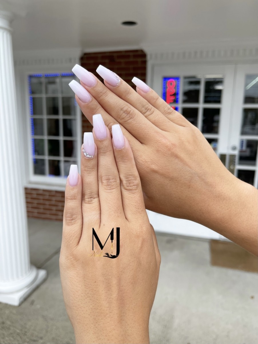 MJ Nails-Cần thợ nails ở North Haven CT
