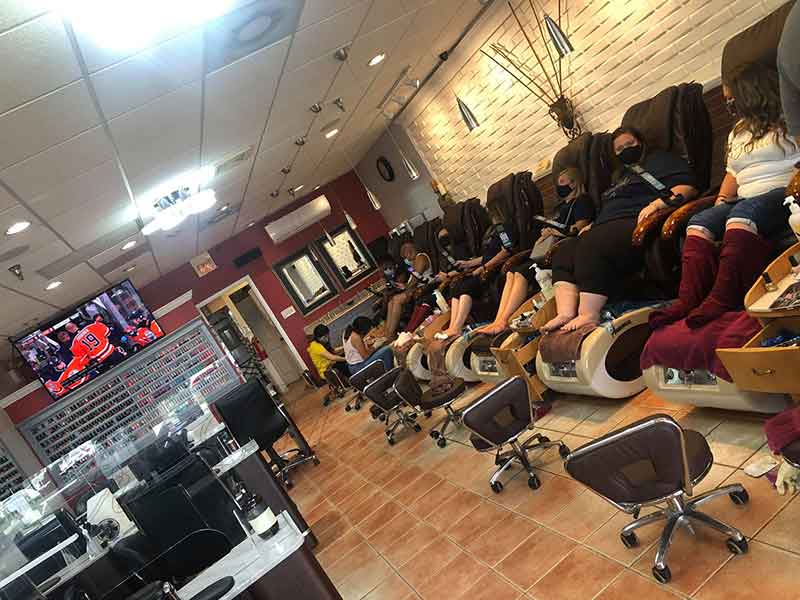 Tiệm Nail In Schaumburg IL-Cần Sang Tiệm Nail In Schaumburg IL