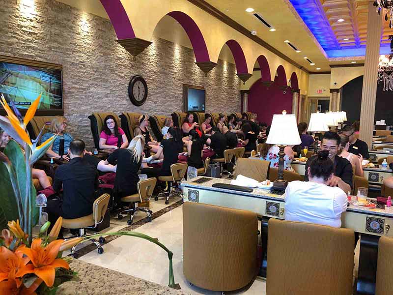 Nail Salon & Spa |11322 Montgomery Road, Cincinnati, OH 45249-Tiệm Rất Đông Khách, Lương Cao Trên 10K/ tháng Cho 2 Vợ Chồng Cần Nhiều Thợ Nails In Cincinnati, Ohio