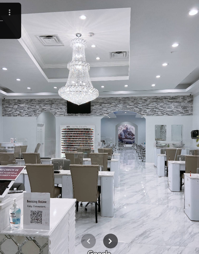 CẦN GẤP THỢ NAIL TẠI TIỆM NOIRE NAIL BAR – VENICE