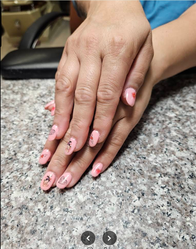 Cần Thợ Nail Tại Sarasota, Florida