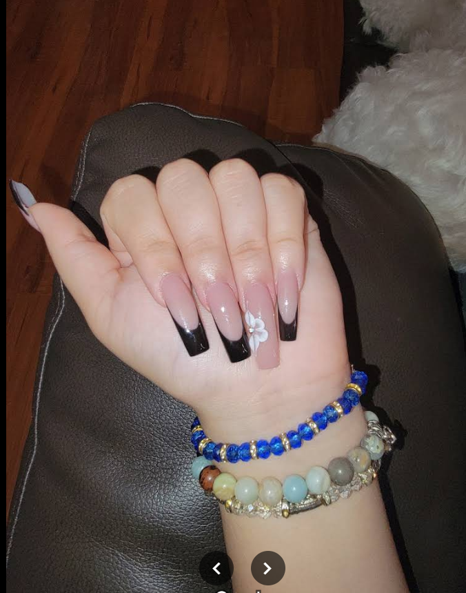 Cần Thợ Nail Tại California