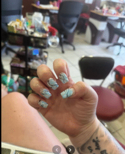 Sang Tiệm Nail Tại Tampa, Florida - Ảnh 1