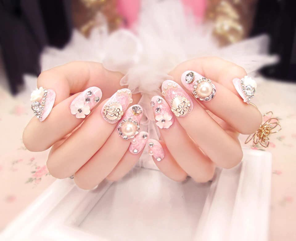 Paradise Nails – Tuyển Thợ Nữ